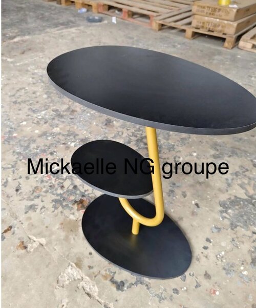 Table d'appoint moderne