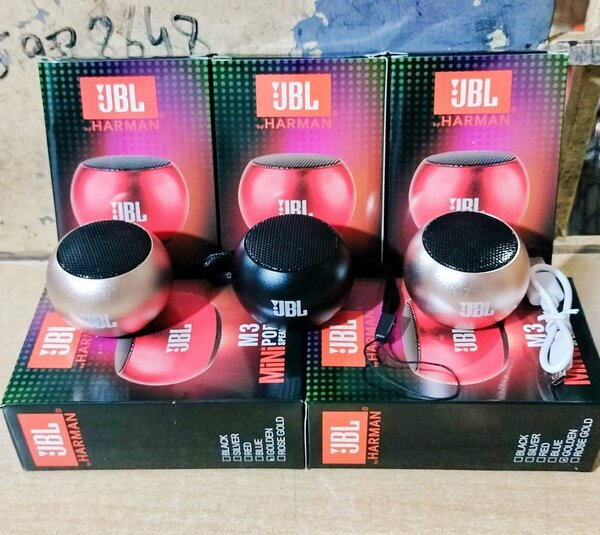 JBL mini speaker good sound quality and batery timming.