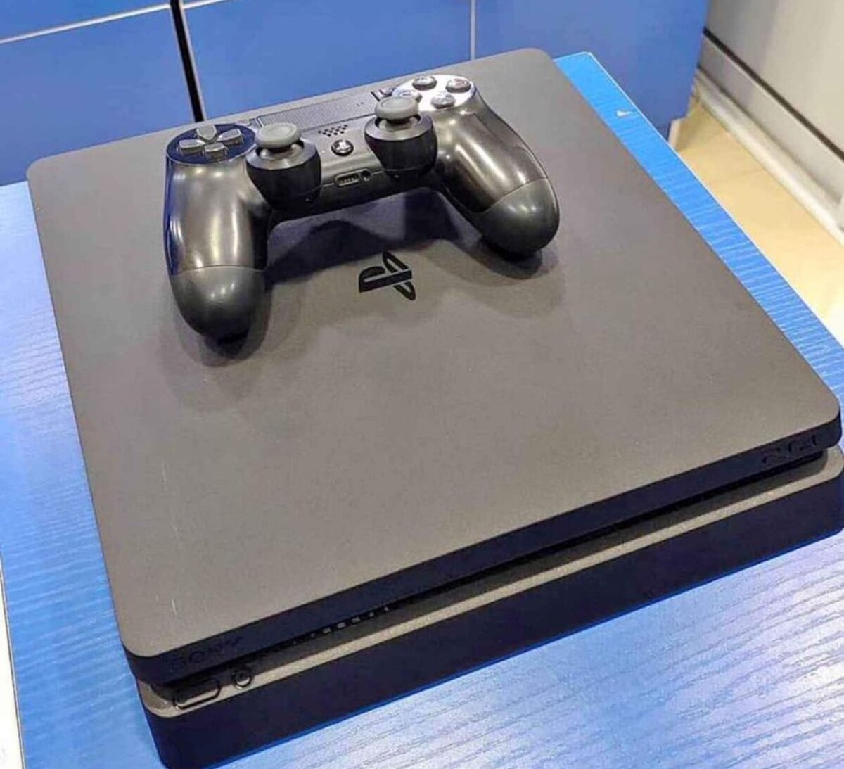PS4 Slim