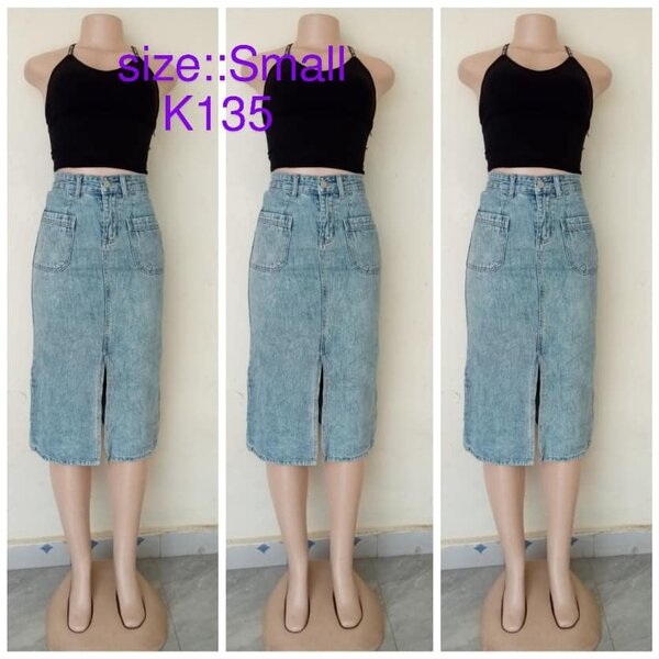 Light denim skirt size small
