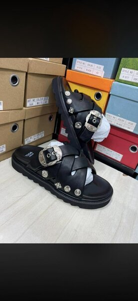 Sandales en cuir noir élégantes