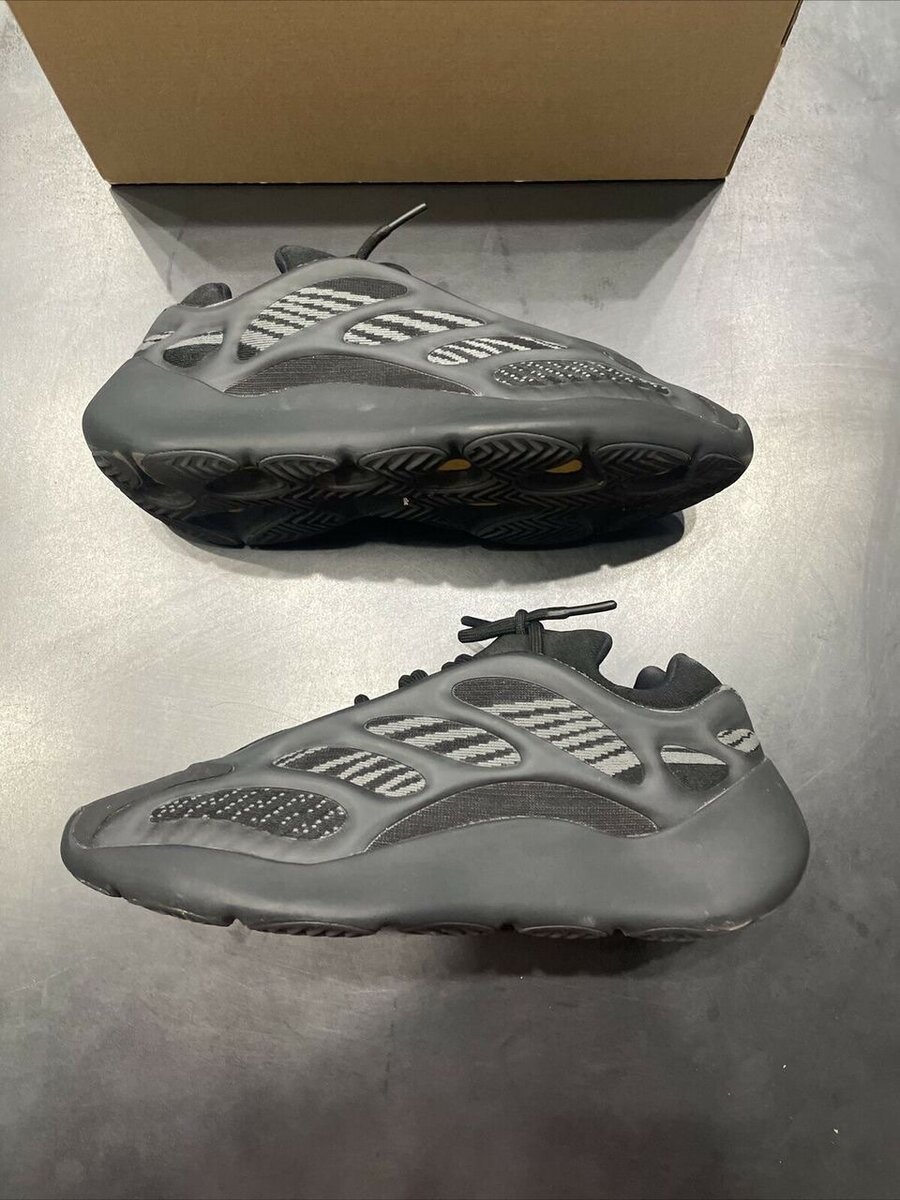 Adidas Yeezy 700 V3