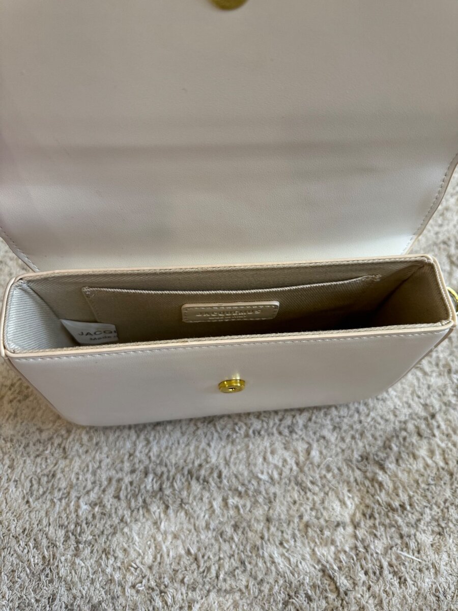 Сумочка под жакмюс