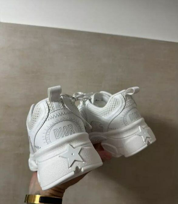 Baskets de luxe blanches élégantes