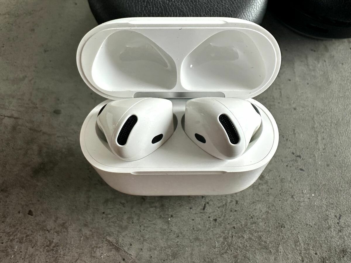 Apple AirPods 4 Blanc