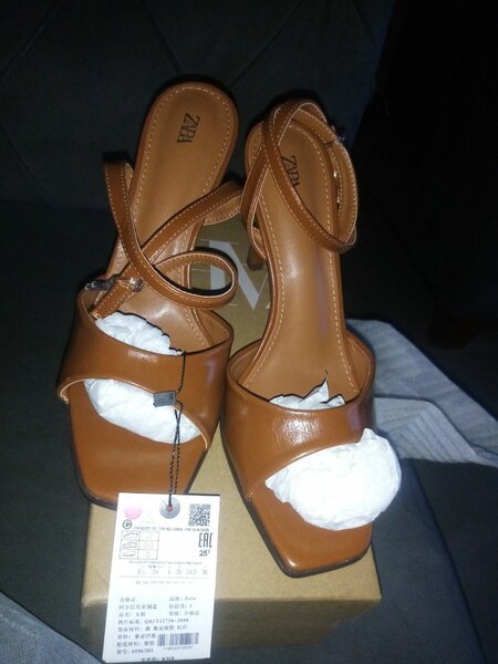 Sandales à talons Zara