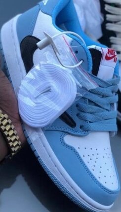 Nike sneakers blue