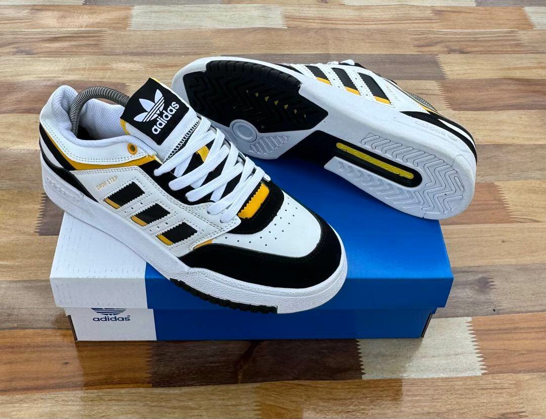 Adidas Sneakers Noir et Blanc