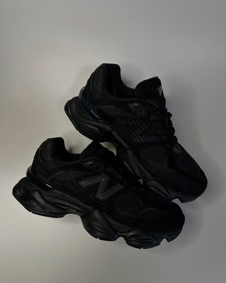 New Balance 9060 All Black
