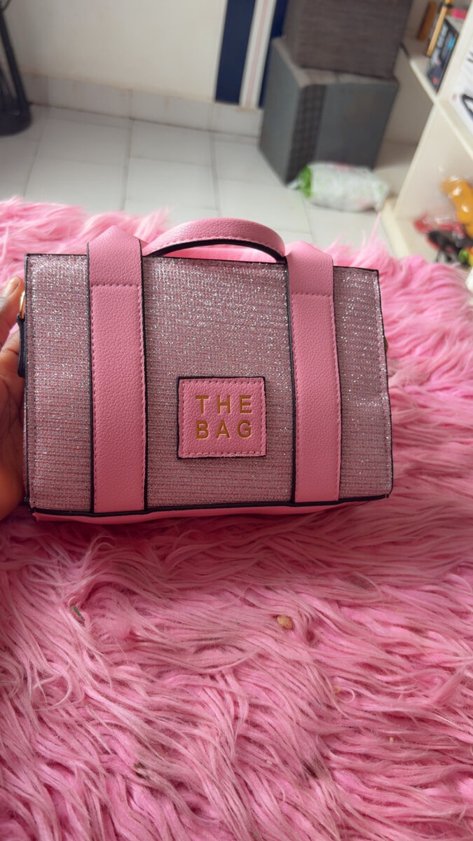 Sac à main pailleté rose élégant