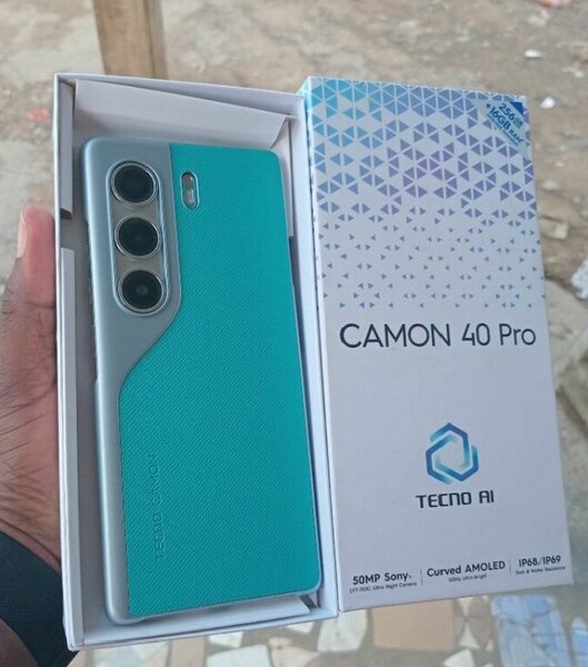 Smartphone Tecno Camon 40 Pro
