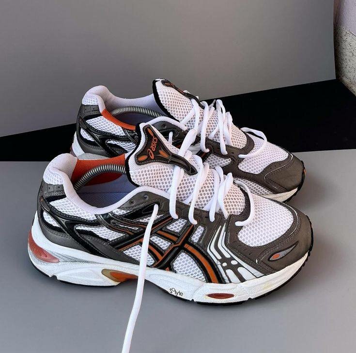 Chaussures de sport Asics légères