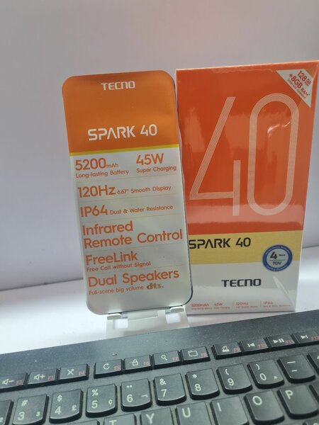 TECNO SPARK 40 Smartphone
