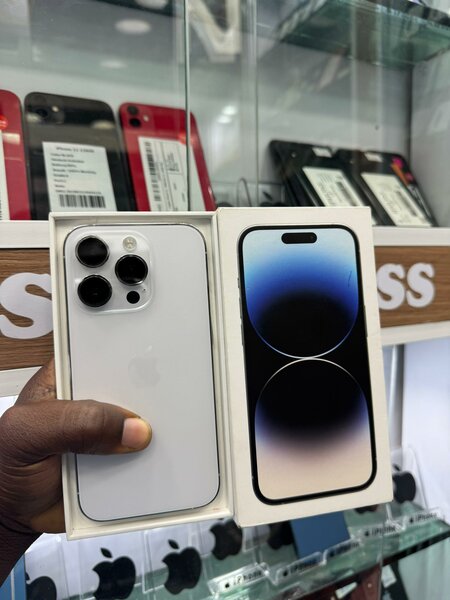 14 pro 128Go très propre 2 puc