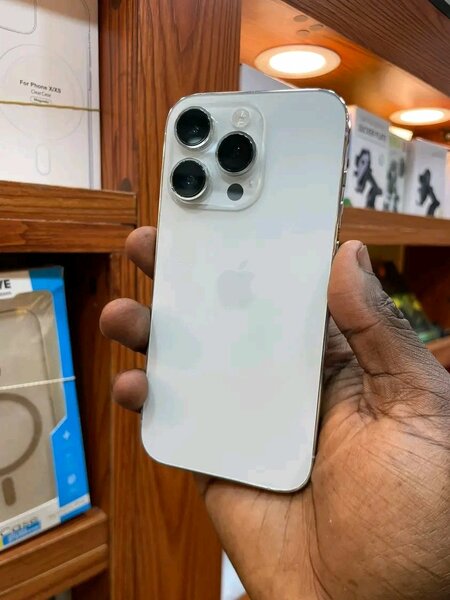 iPhone 14 Pro Max Blanc