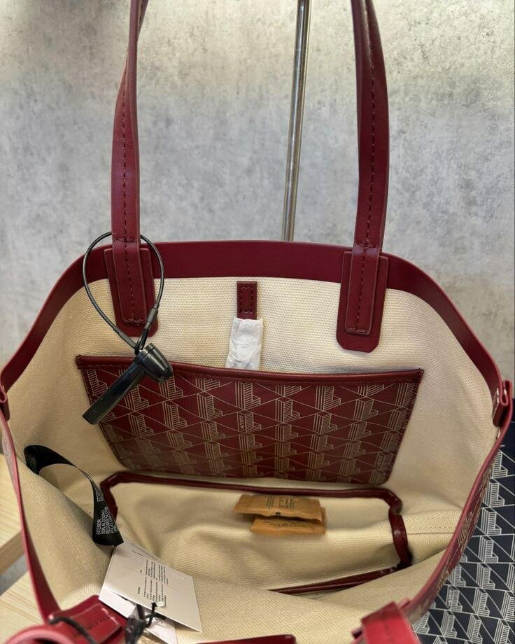 Sac à main en cuir rouge