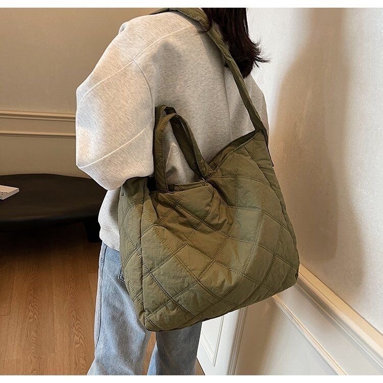 Стильная стеганная сумка