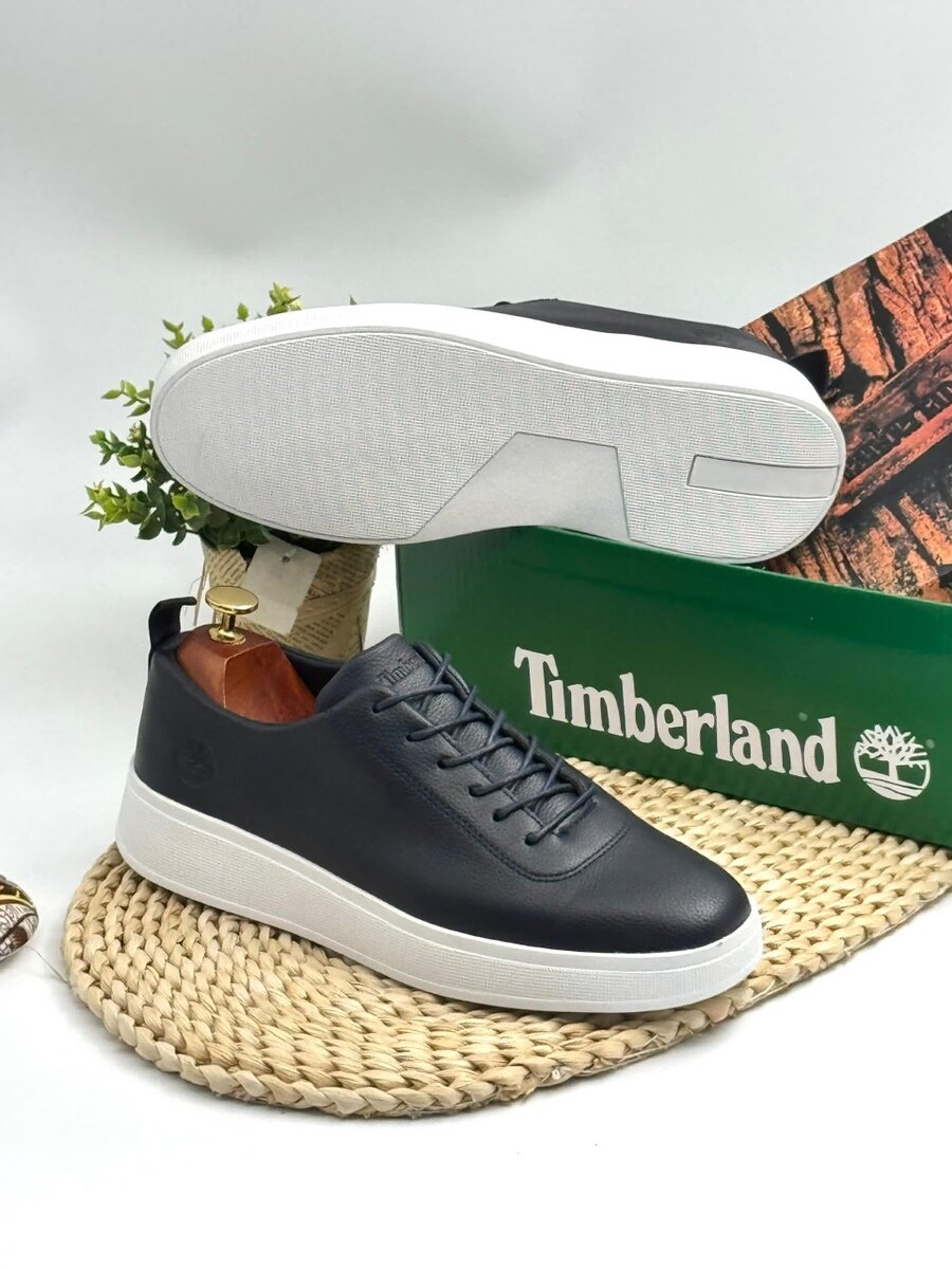TIMBERLAND BLACK AND WHITE