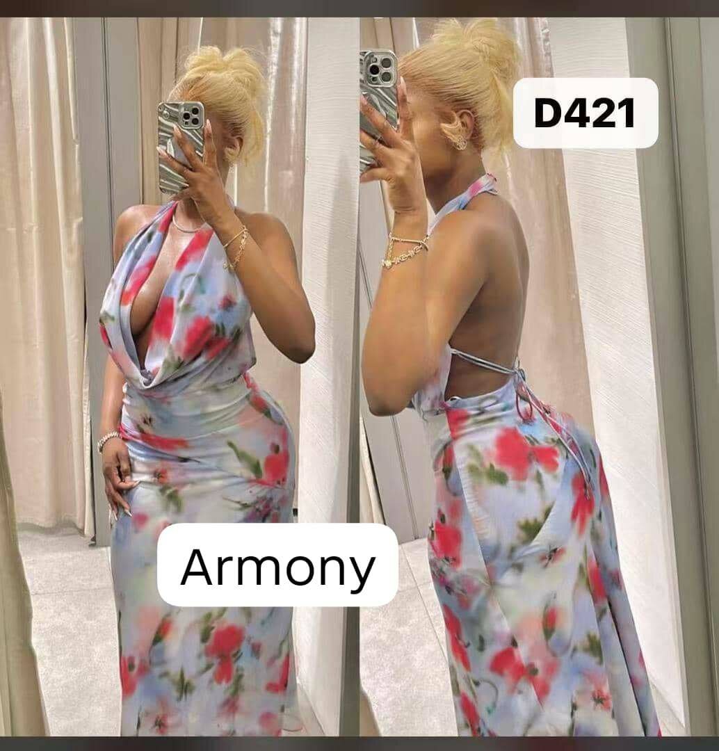 Robe dos nu florale élégante