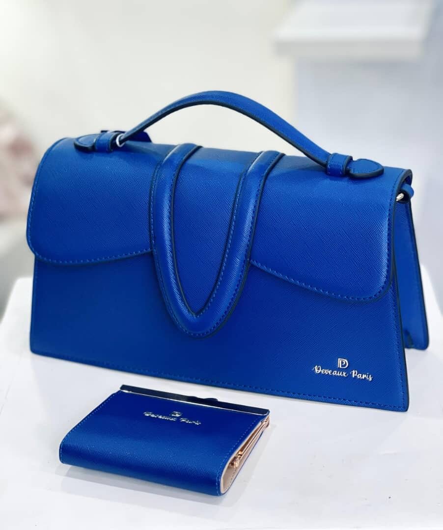 Sac à main bleu élégant