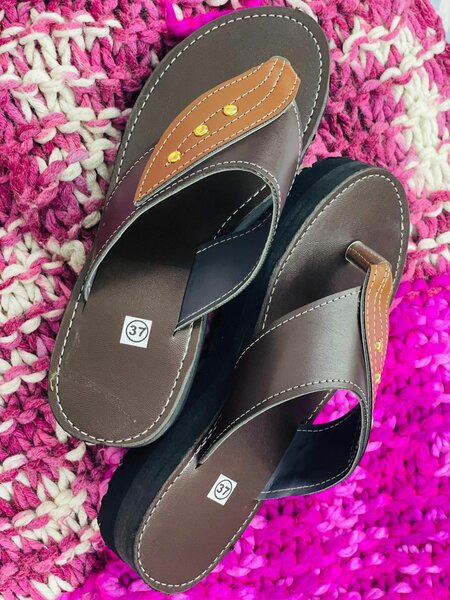 Tongs en cuir chic et confortables