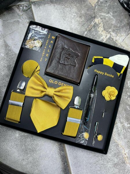Men's Gift Set: Wallet & Accessories