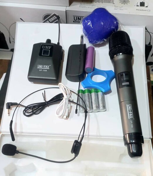 Microphone sans fil UHF professionnel