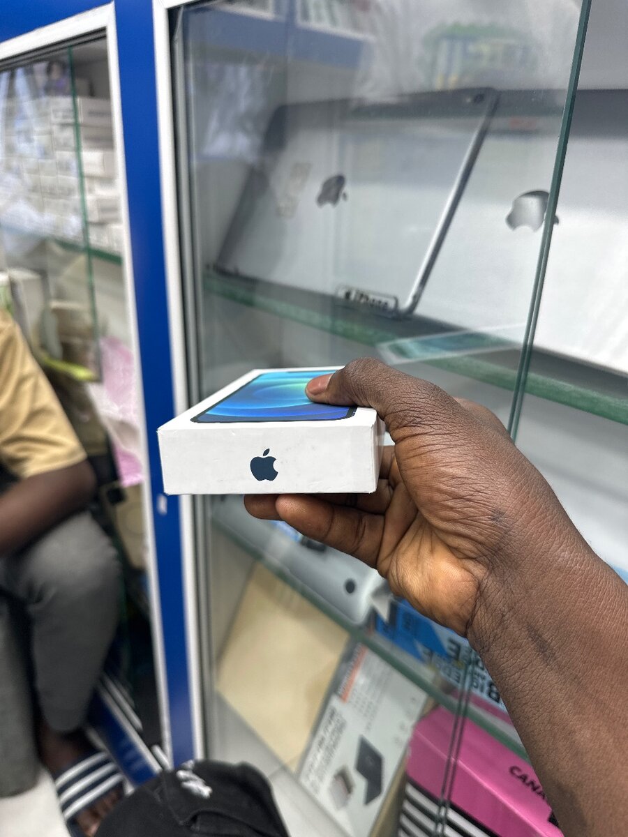 iPhone 12 simple 64GB