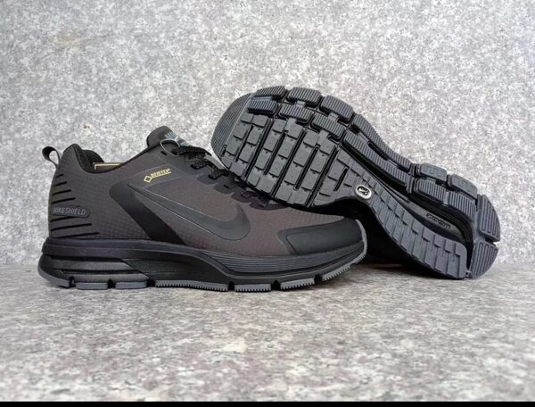 Nike runner gortex