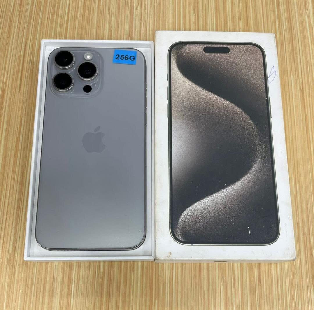 iPhone 15pro max 256 Go Argent