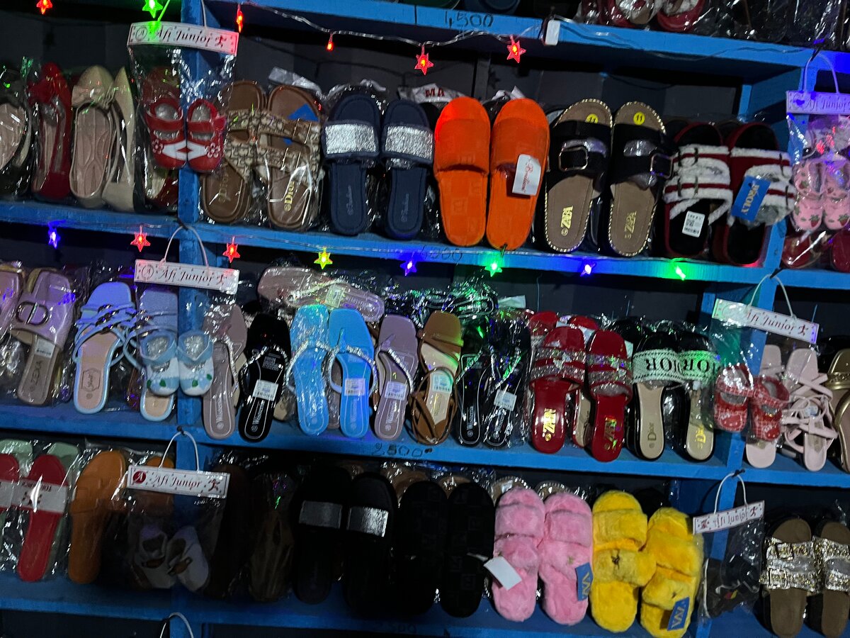 Pantoufles colorées à la mode