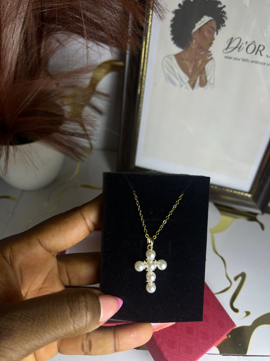 Collier Croix Perles Élégant