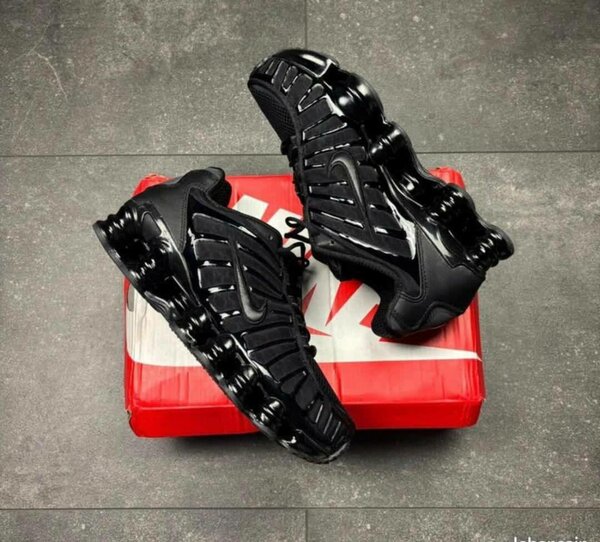 Baskets sport noir élégantes