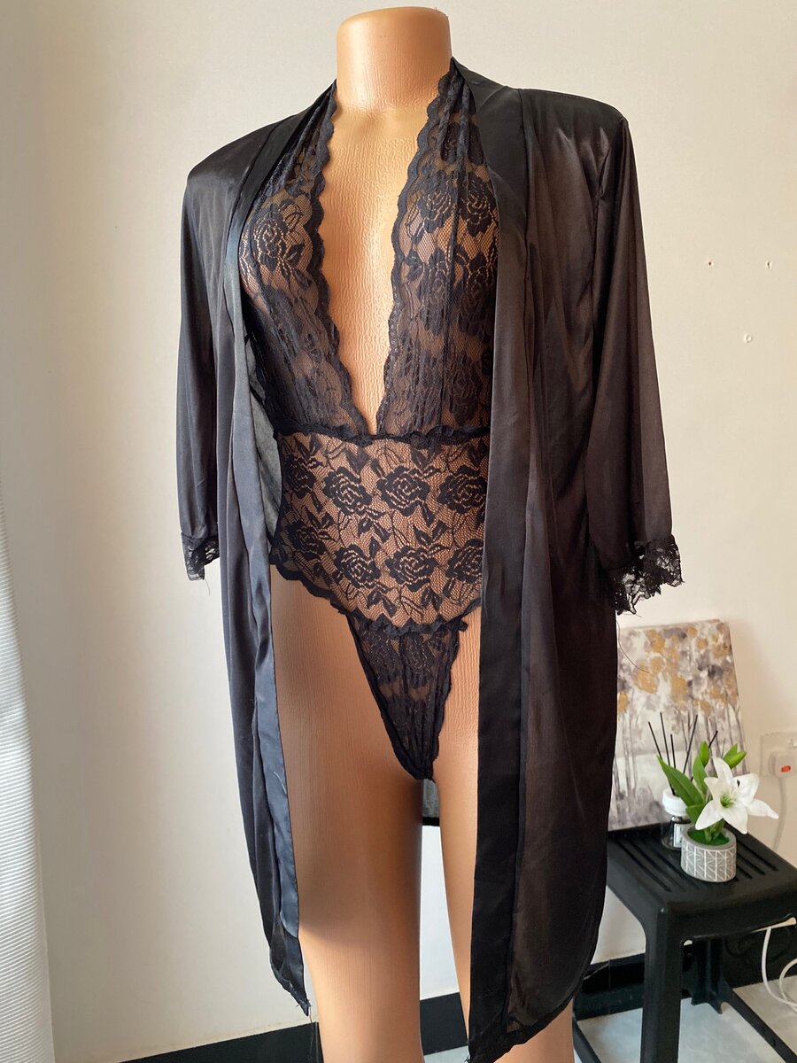 Sexy lingerie & gown Size: xs
