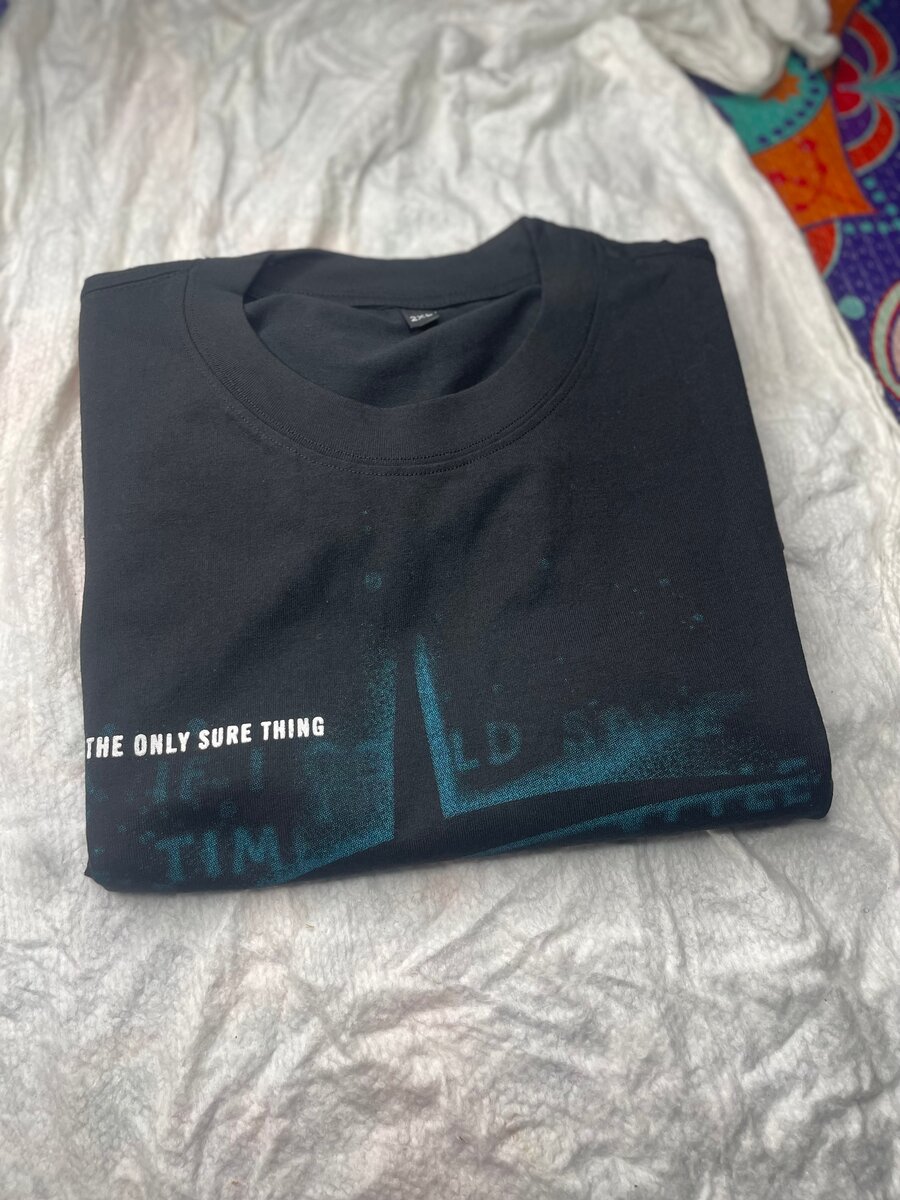 T-shirt noir graphique