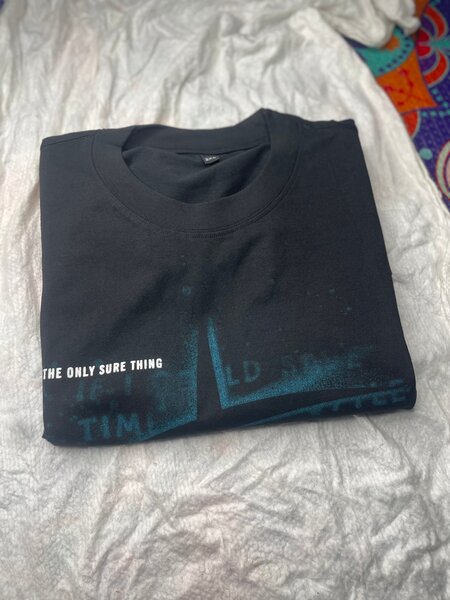 T-shirt noir graphique