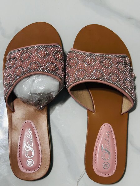 Sandales brodées élégantes