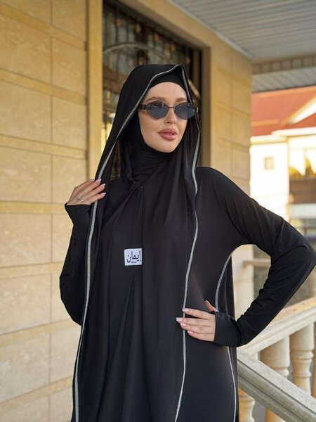 Платье с копюшоном