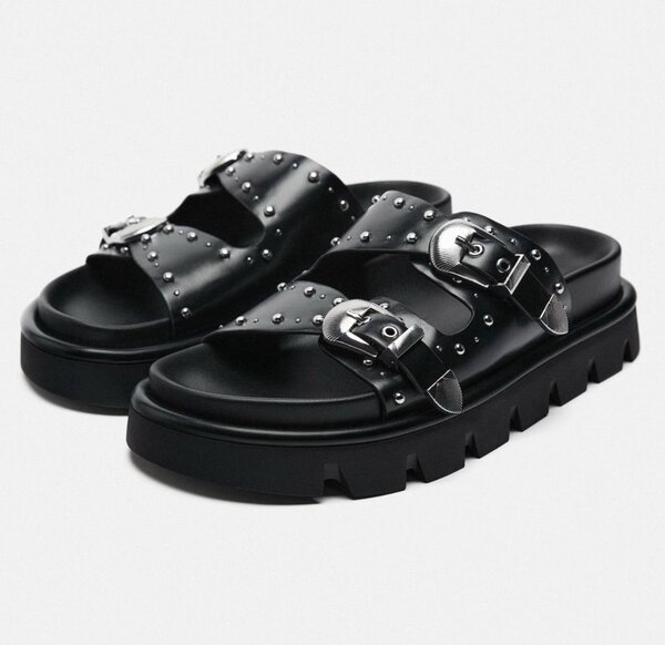 Sandales noires à boucles