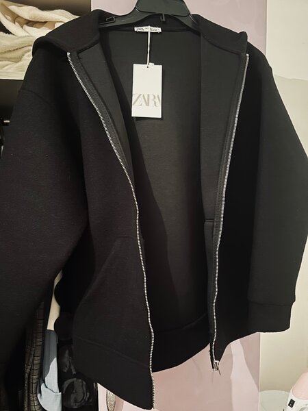 В наличии зип худи от Zara 2000 сом