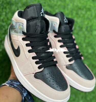 Nike Air Jordan 1 black