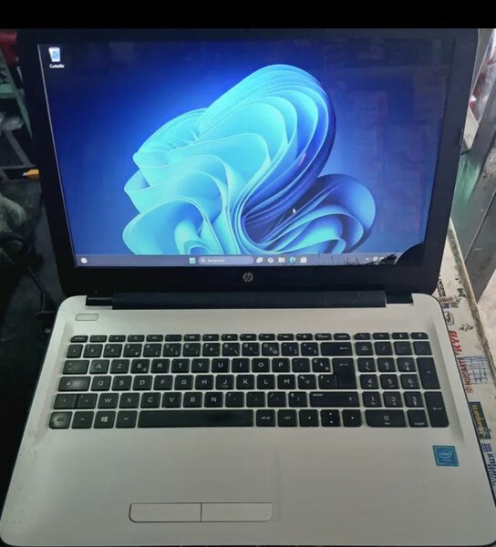 HP Ordinateur Portable 15 pouces