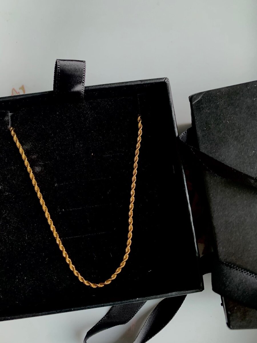 Imprint Minimalist Gold twisted rope necklace