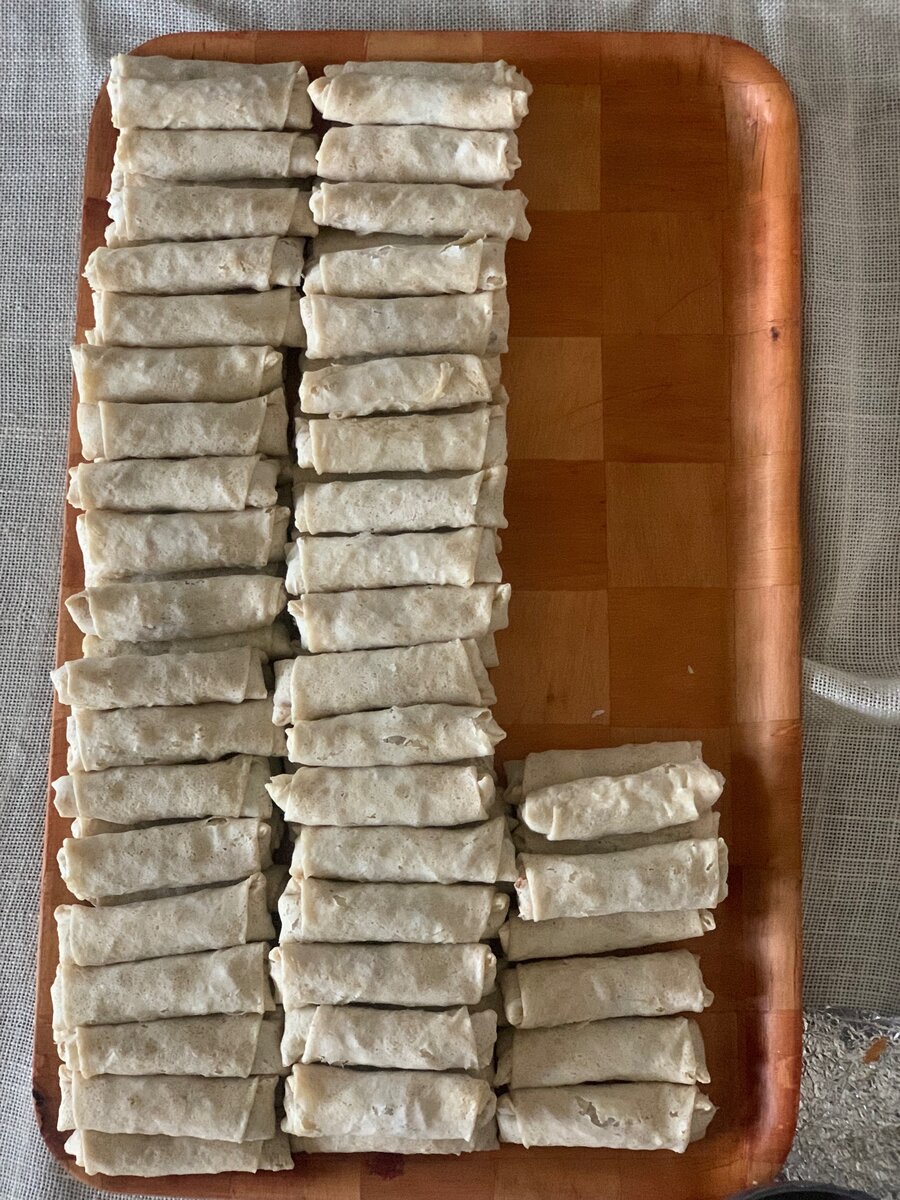 Yhum_treats spring rolls/samosa