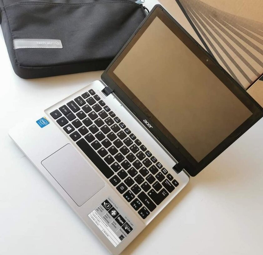 Exellent Condition Acer V3