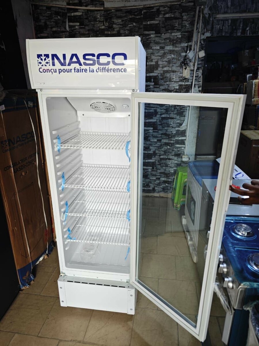 Réfrigérateur vitré nasco 228 litre