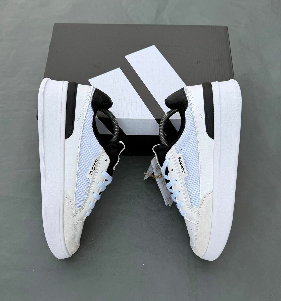 Adidas Baskets Blanches Modernes