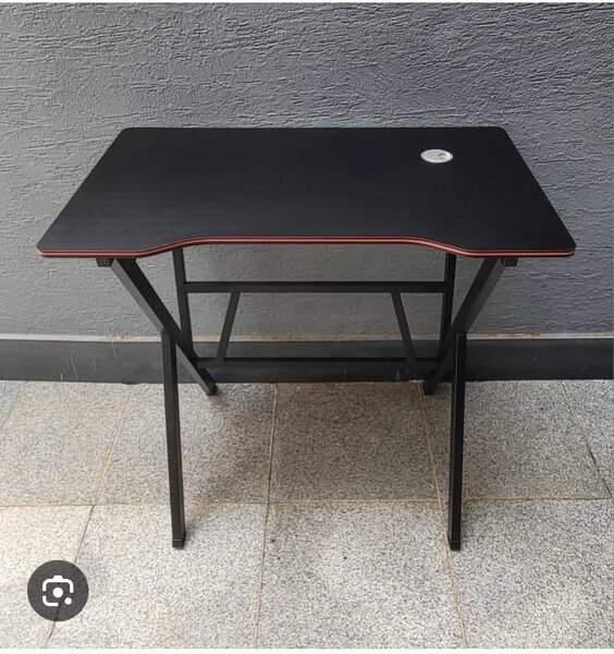 Table pliante compacte noire