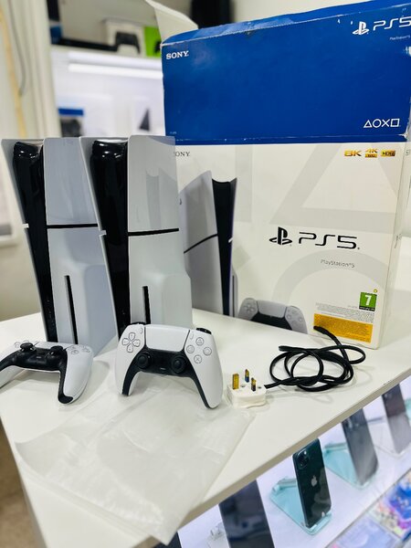 PlayStation 5 Slims.