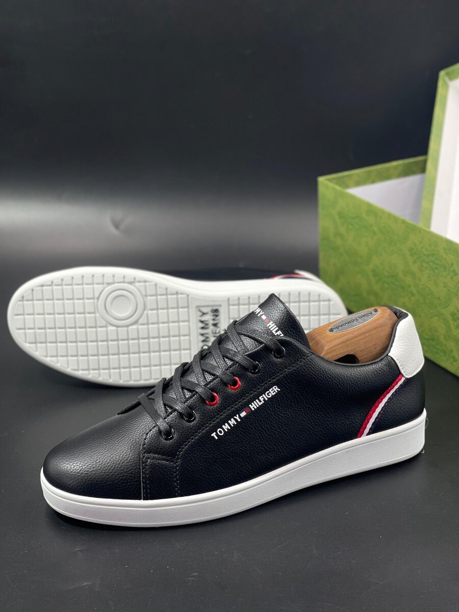 TOMMY HILFIGER CLASSIC WEAR